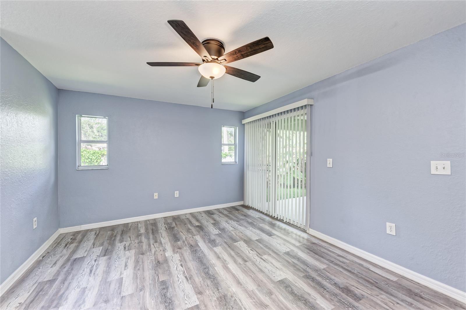 PALMS OF HOLIDAY HEIGHTS - Residential Lease