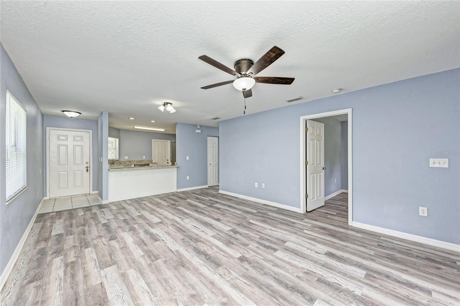 PALMS OF HOLIDAY HEIGHTS - Residential Lease