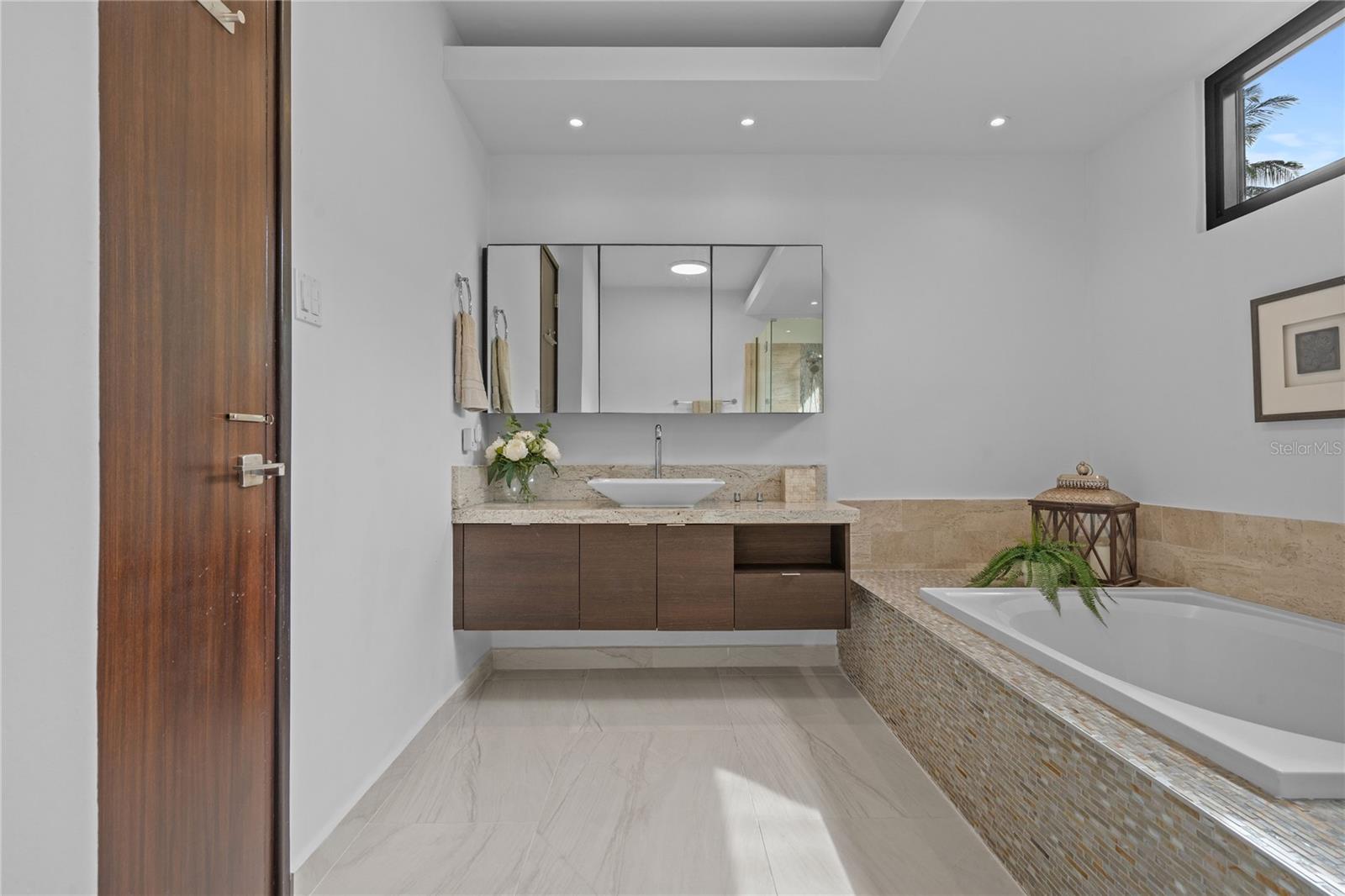 DORADO BEACH EAST - Residential