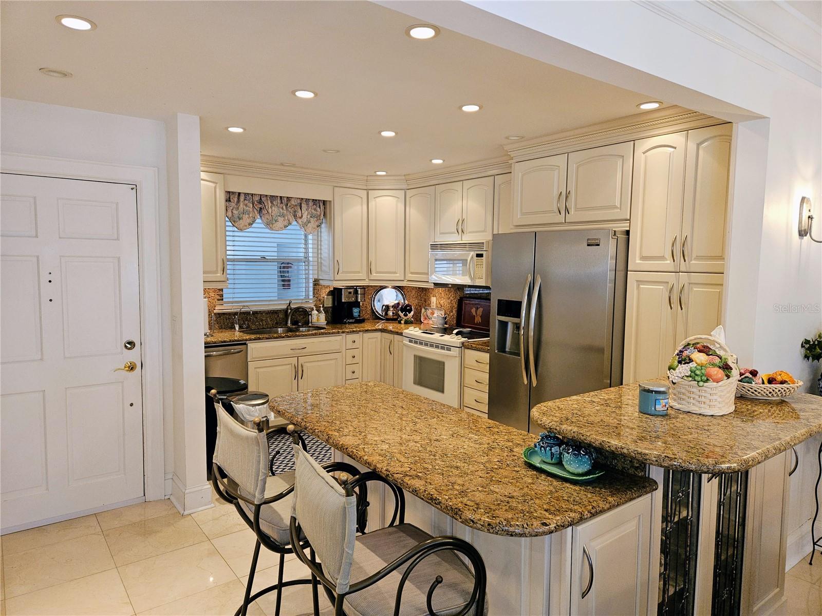 BEAU MONDE CONDO - Residential Lease