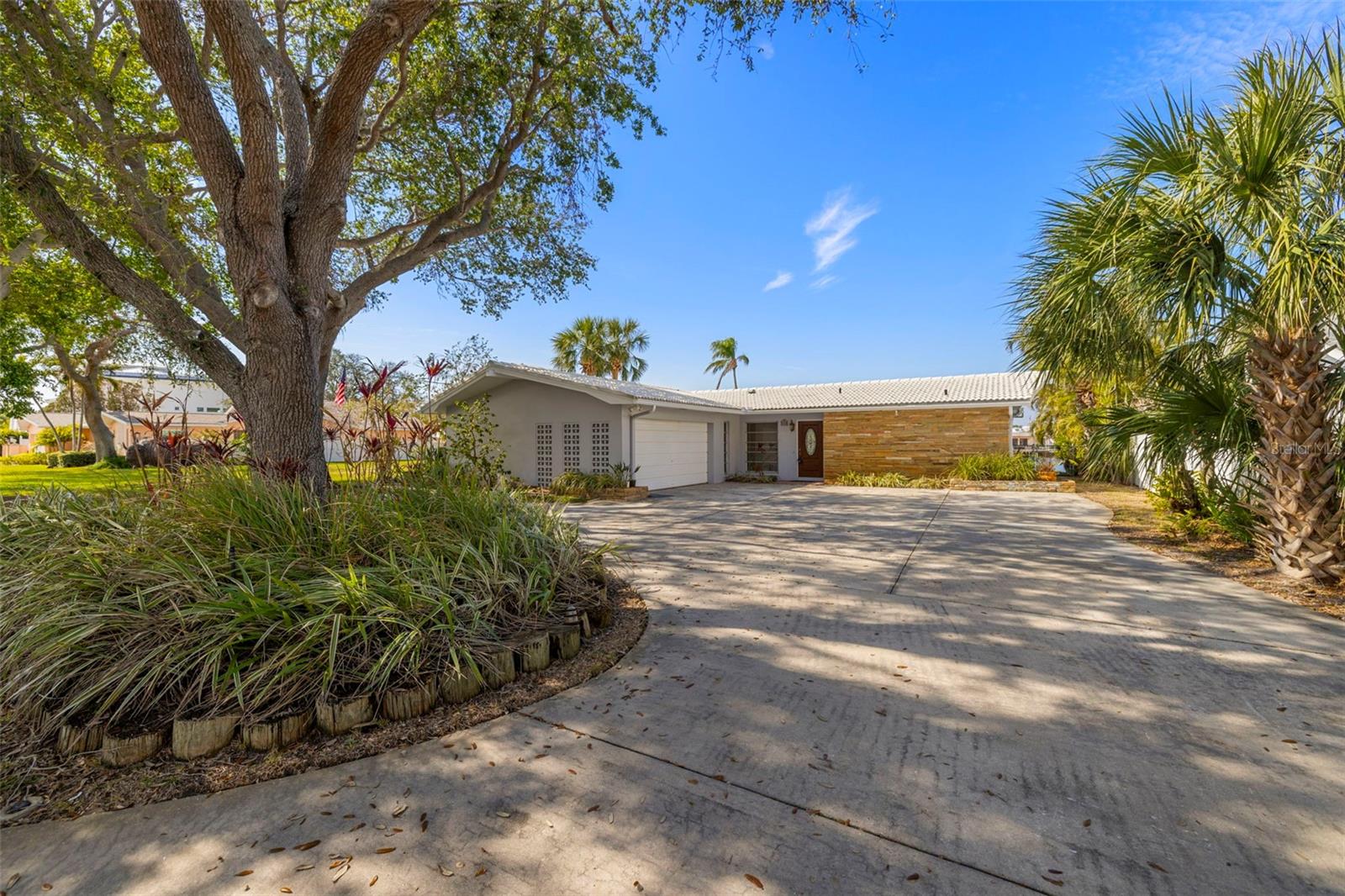 521 HARBOR DRIVE N