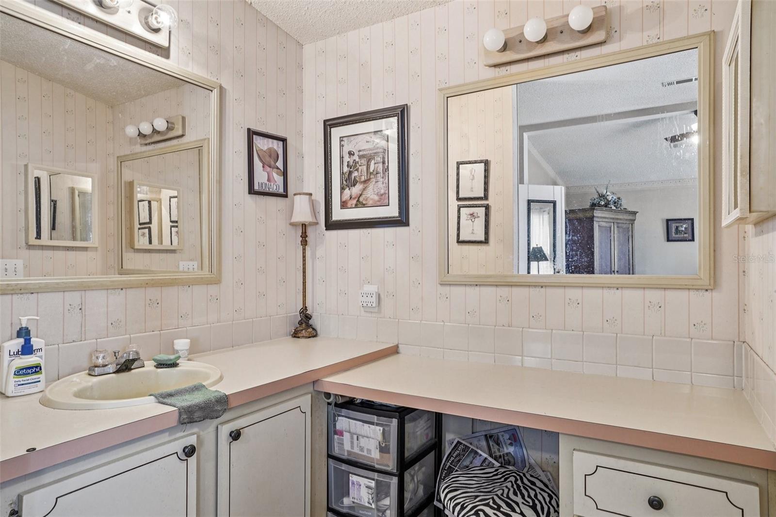 LADY LAKE ORANGE BLOSSOM GARDENS UNIT 12 - Residential