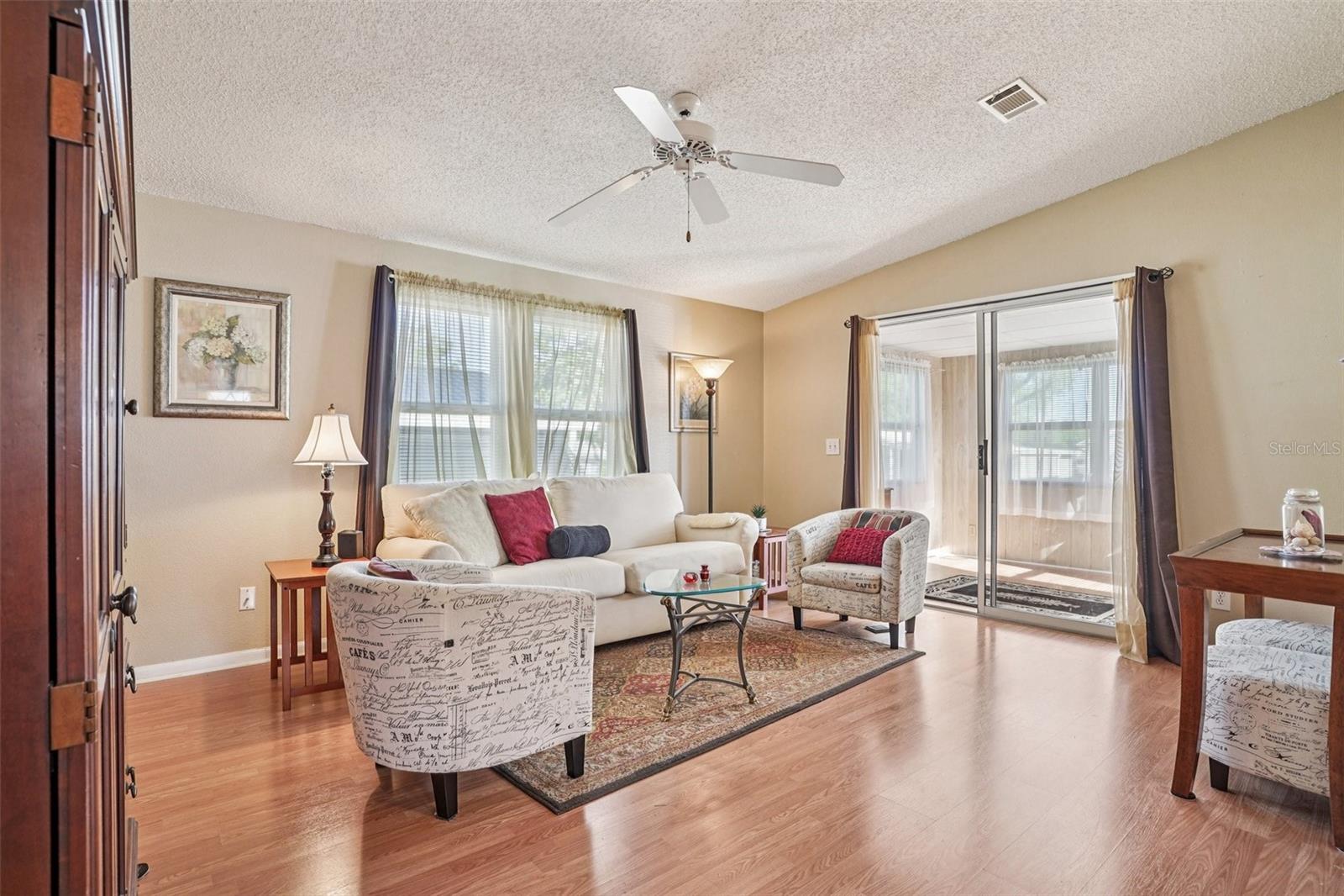 LADY LAKE ORANGE BLOSSOM GARDENS UNIT 12 - Residential