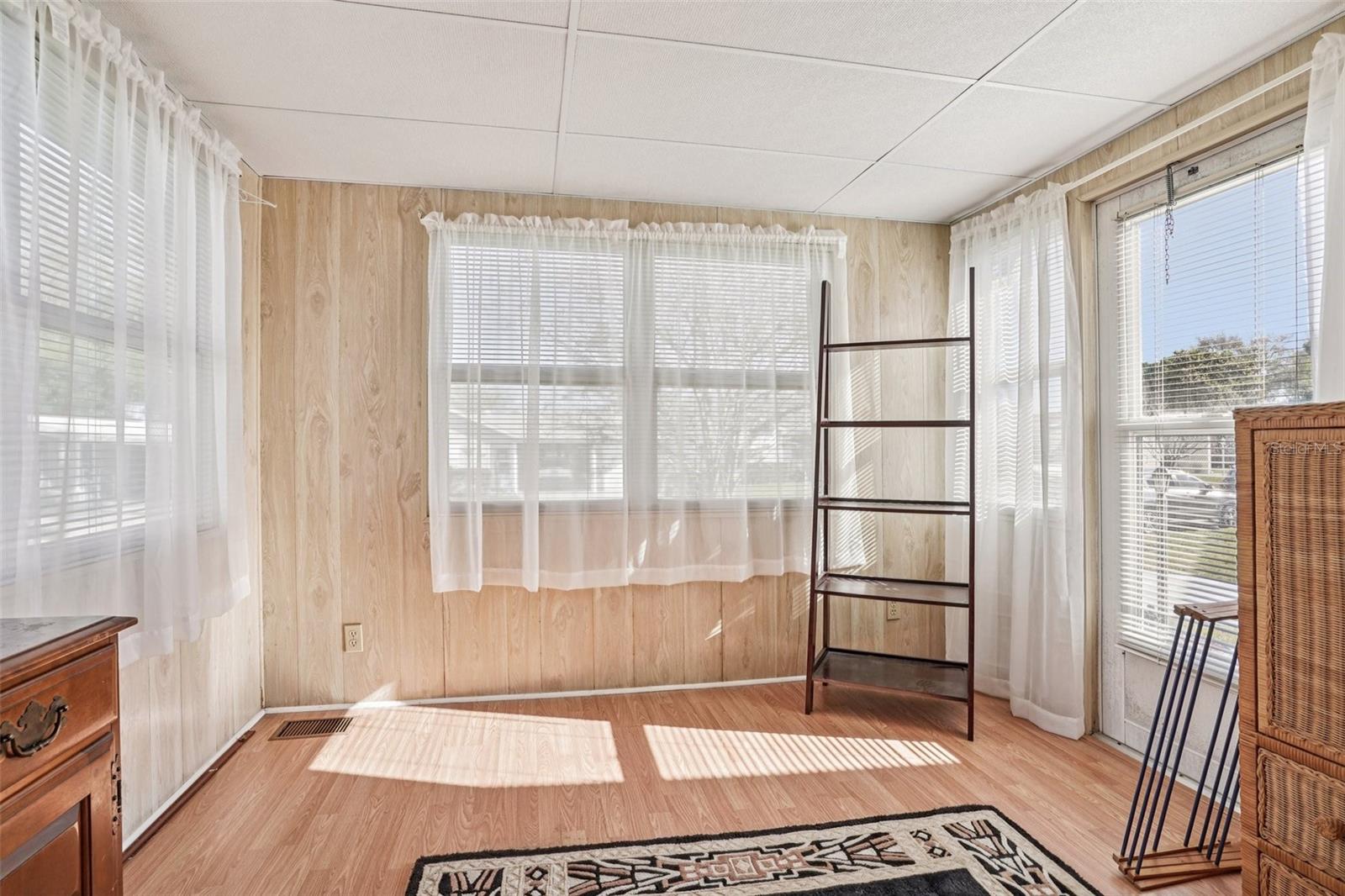 LADY LAKE ORANGE BLOSSOM GARDENS UNIT 12 - Residential