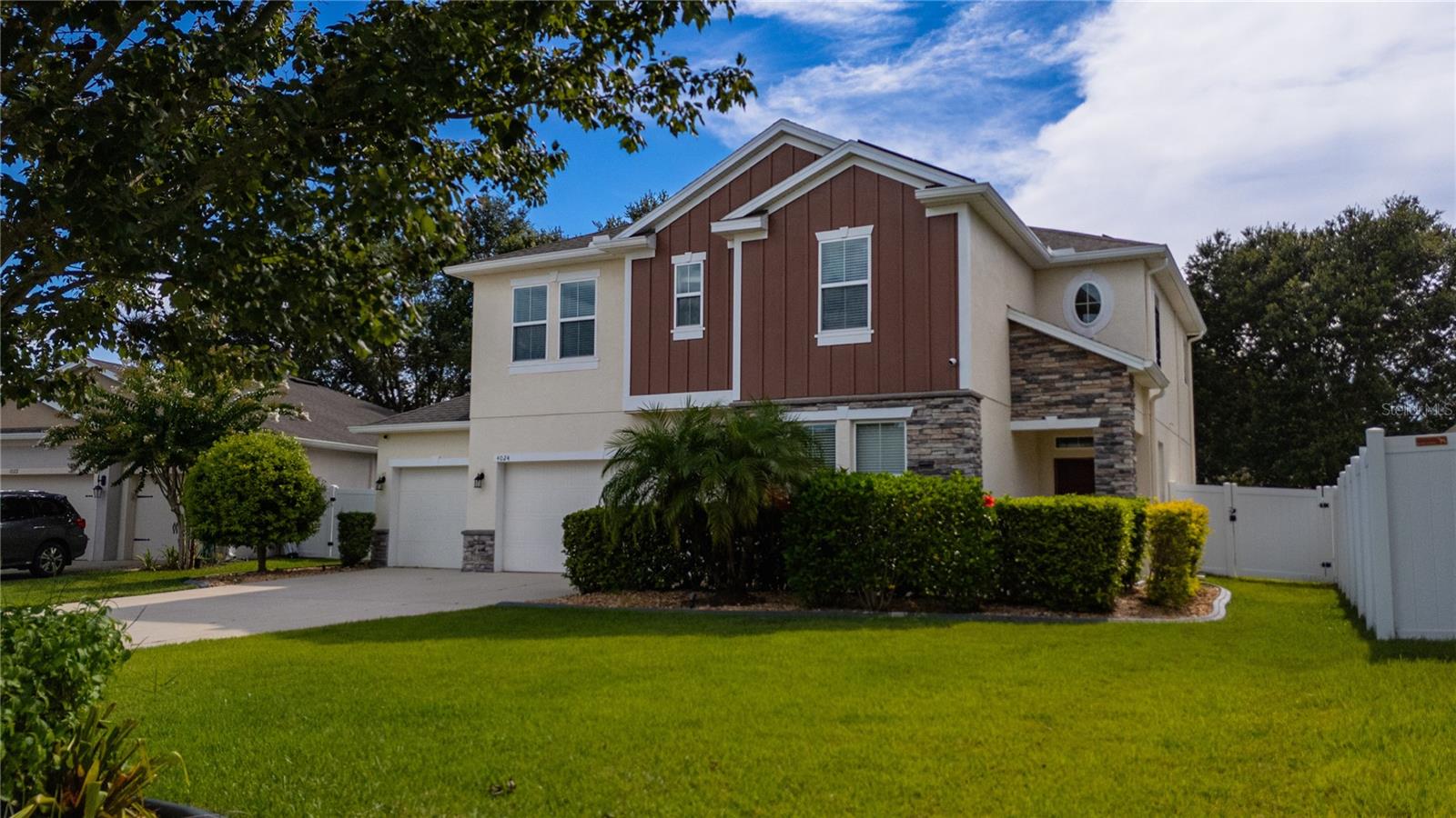 Welcome to this stunning 5-bedroom, 3.5-bathroom home designed for comfort, style, and energy efficiency. Located in a neighborhood close to Mount Dora, this property offers the perfect blend of modern convenience and inviting charm.
Step inside to find an open-concept layout with abundant natural light, a fully equipped kitchen, and generous living spaces ideal for relaxing or hosting. The bedrooms are spacious and thoughtfully arranged, providing privacy and comfort for everyone—perfect for large families, executive housing, or corporate team accommodations.
The private backyard is an entertainer’s dream, featuring a beautifully landscaped space ideal for weekend barbecues, family gatherings, or simply unwinding after a long day. Energy-efficient appliances and systems help keep utility costs low without sacrificing comfort.
Highlights:
Energy-efficient design for cost savings and comfort
Fully equipped kitchen with appliances
Large backyard ideal for gatherings and outdoor activities
Convenient location near shopping, dining, and major highways
Perfect for corporate rentals, relocation housing, or extended stays
Whether you’re looking for a comfortable family home or a well-appointed corporate rental, this property offers the perfect setting for living, working, and entertaining.