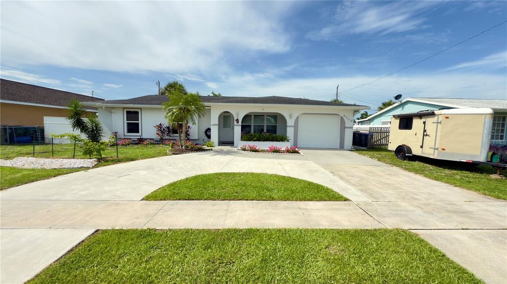Photo of 8509 La Boca Avenue, North Port, FL 34287 (MLS # A4657390)