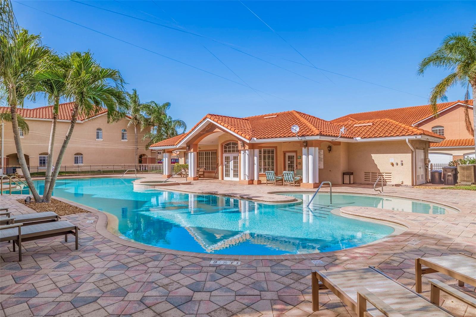 VILLAS DEL VERDE - Residential