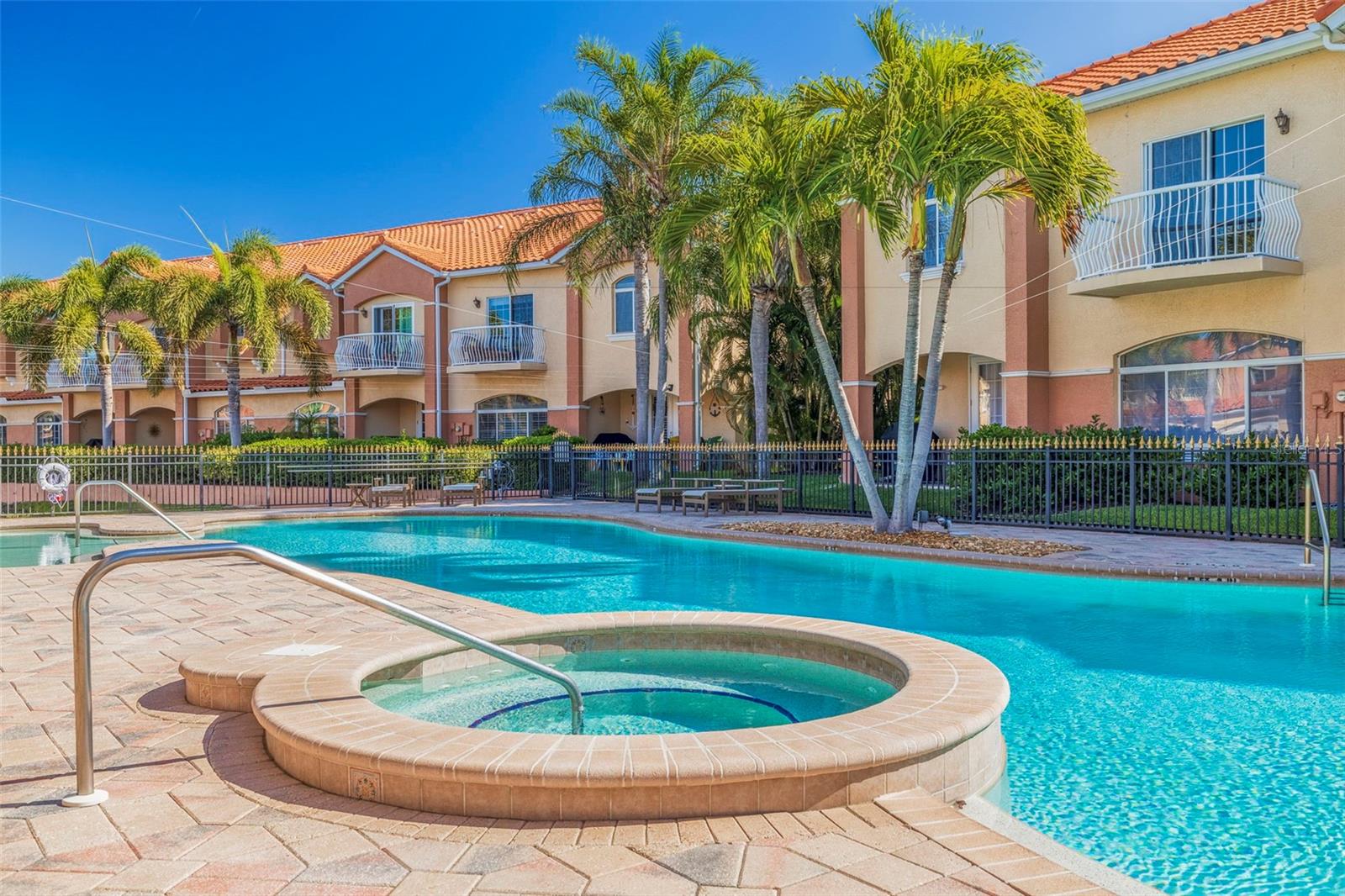 VILLAS DEL VERDE - Residential