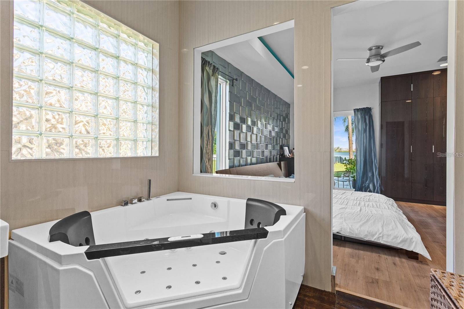 WILLIS CAMPS ADD 01 - Residential Lease
