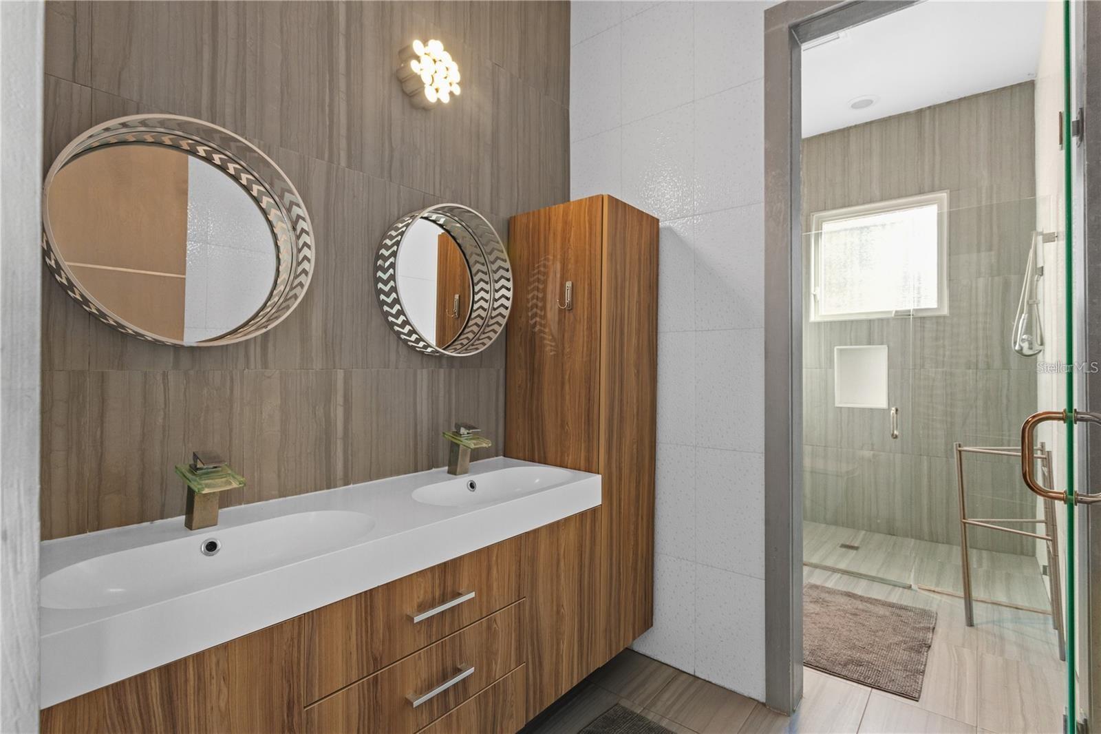 WILLIS CAMPS ADD 01 - Residential Lease