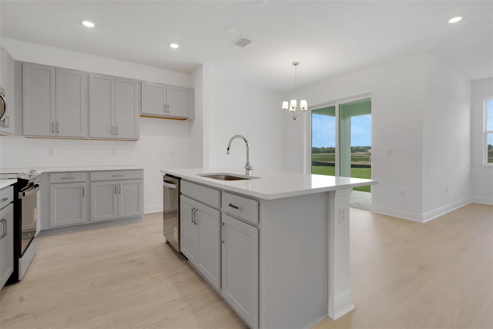 RESERVES AT HAMMOCK OAKS - Residential