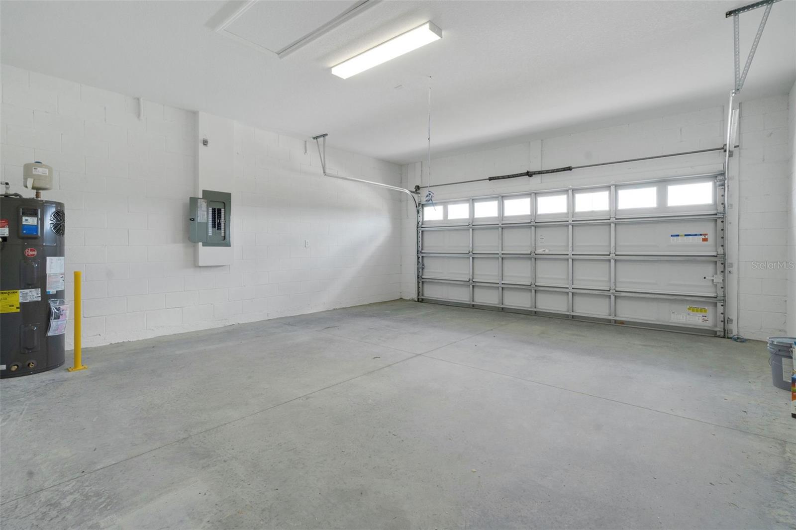 RESERVES AT HAMMOCK OAKS - Residential