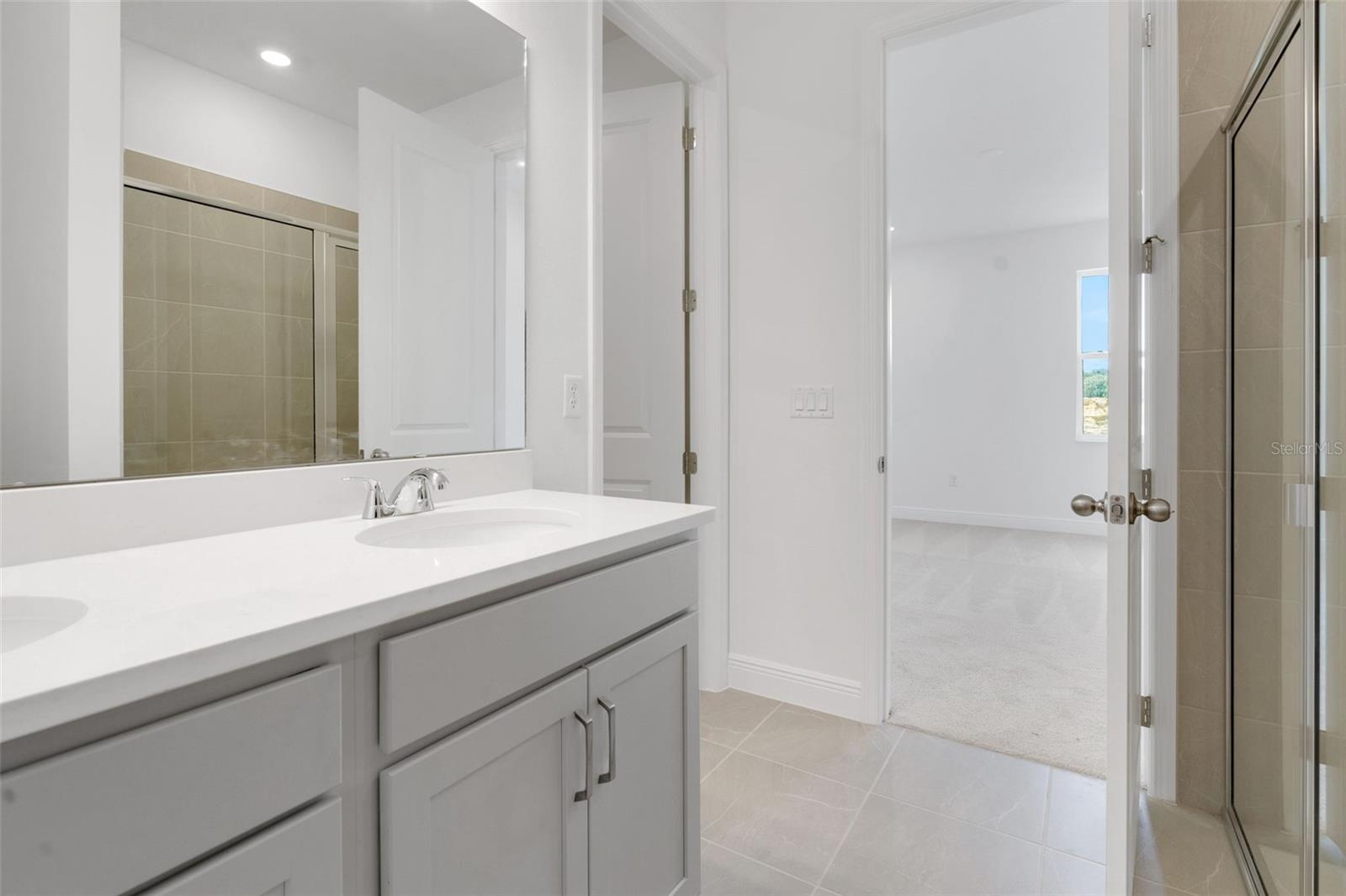 RESERVES AT HAMMOCK OAKS - Residential