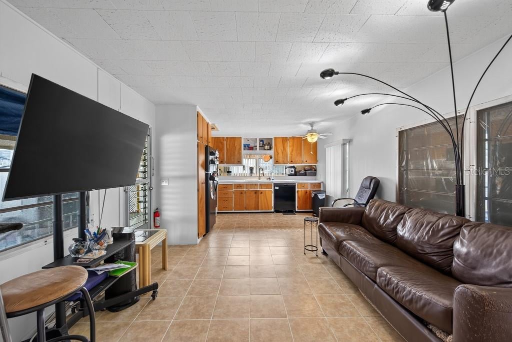 1744 HOYLE DRIVE