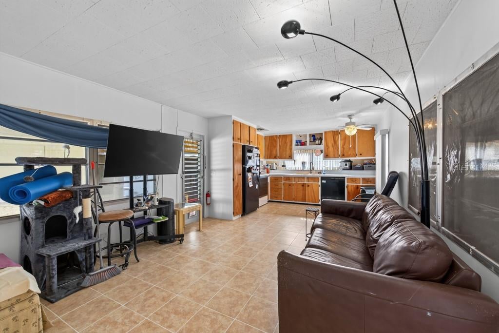 1744 HOYLE DRIVE