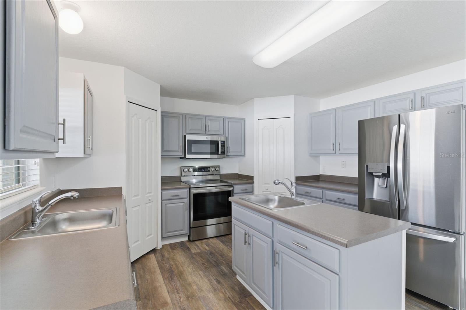 VILLAGES AT AVALON PH 2B EAST - Residential