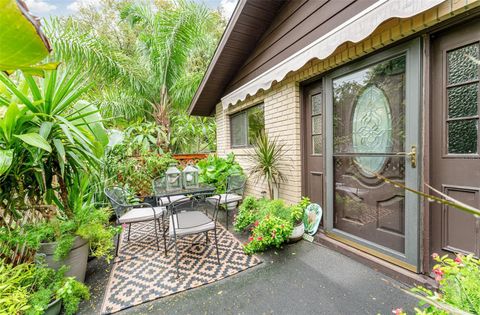 A home in WINTER HAVEN