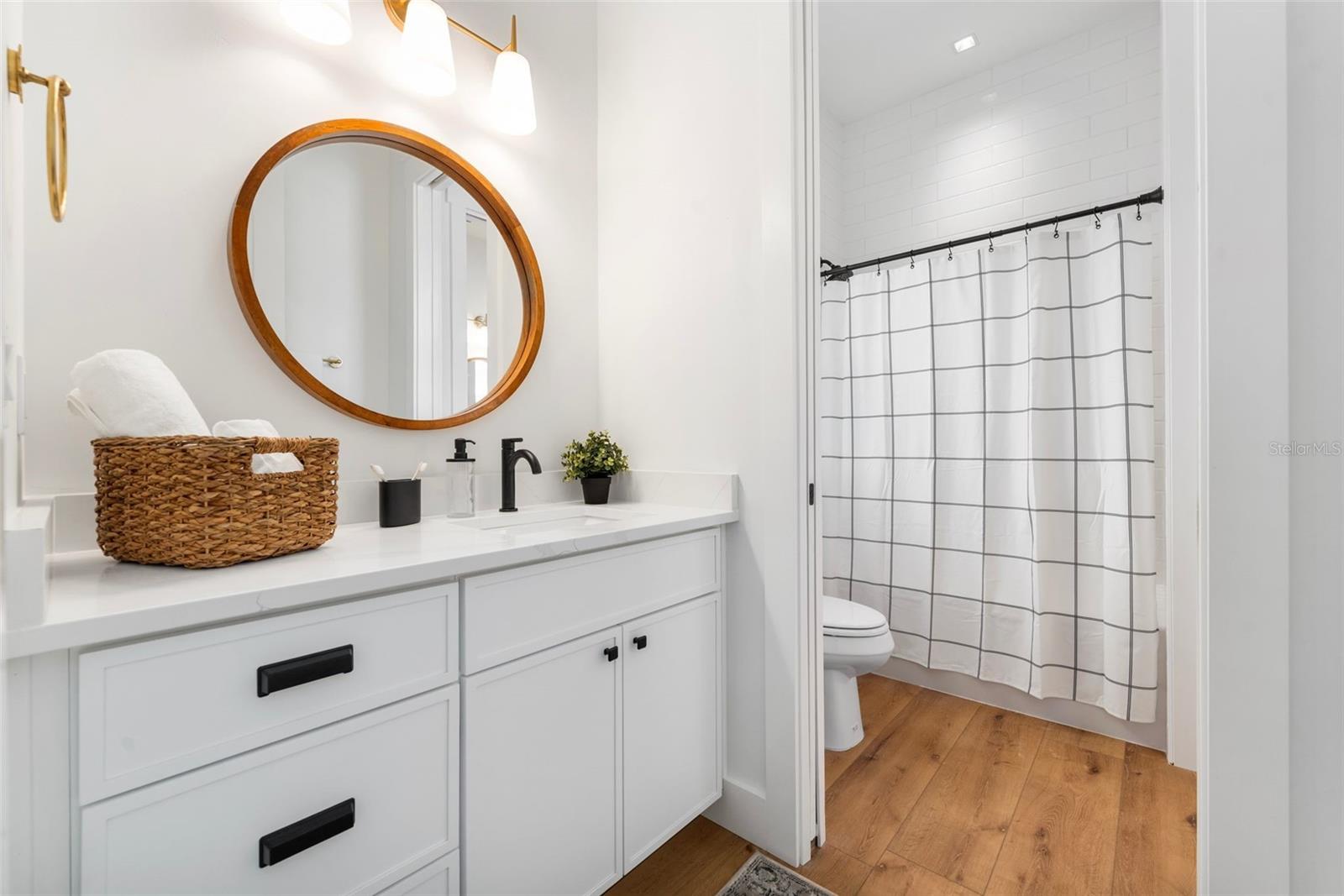 BARRINGTON PB 38 PG 85 - Residential