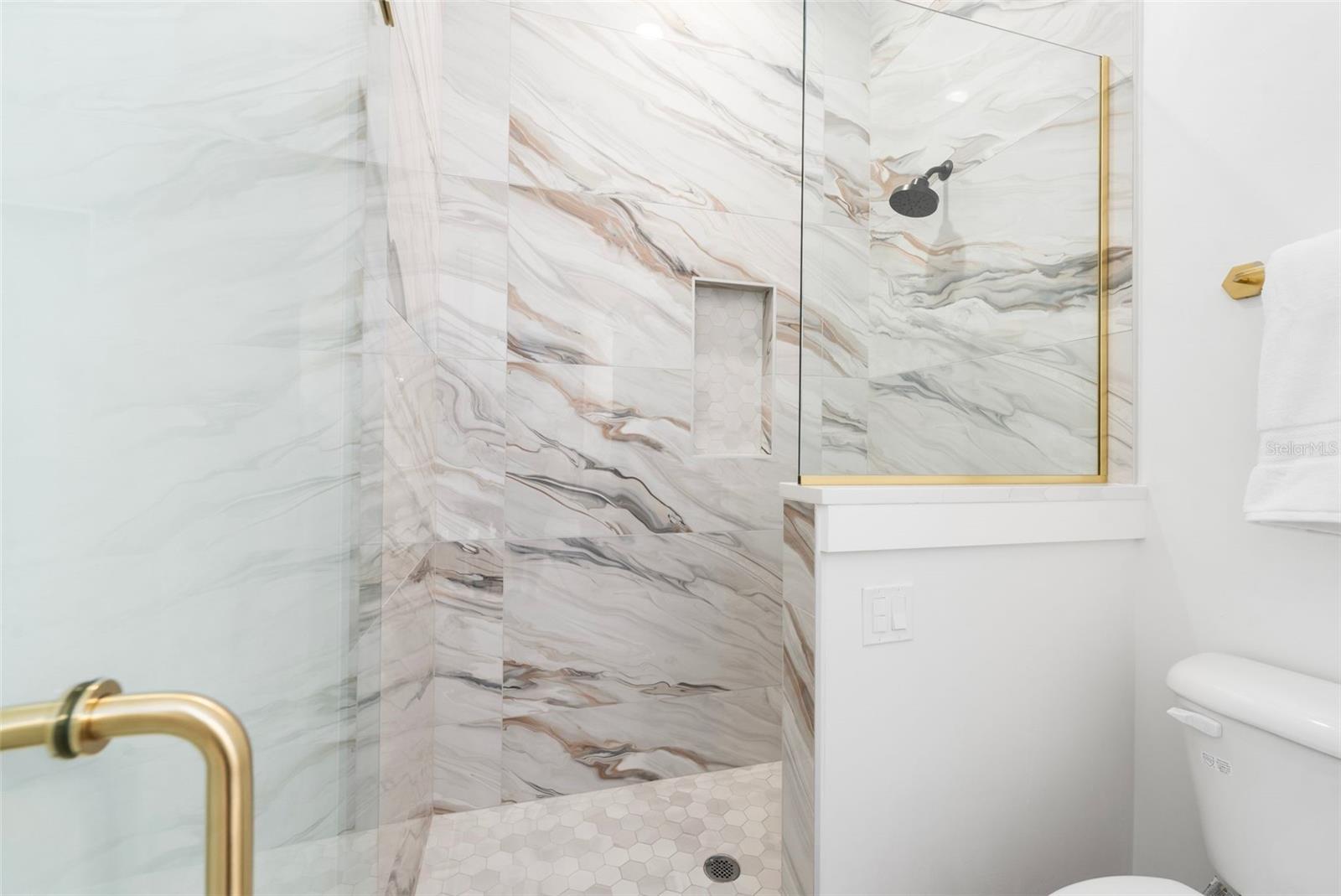 BARRINGTON PB 38 PG 85 - Residential