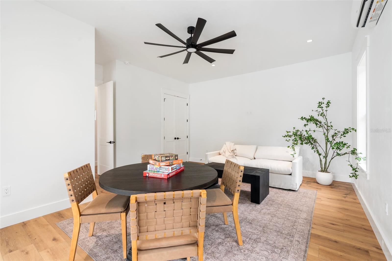 BARRINGTON PB 38 PG 85 - Residential