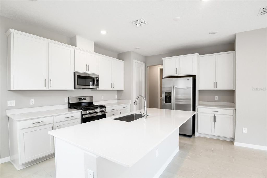 Photo of 5917 Jensen View Avenue, Apollo Beach, FL 33572 (MLS # S5114664)