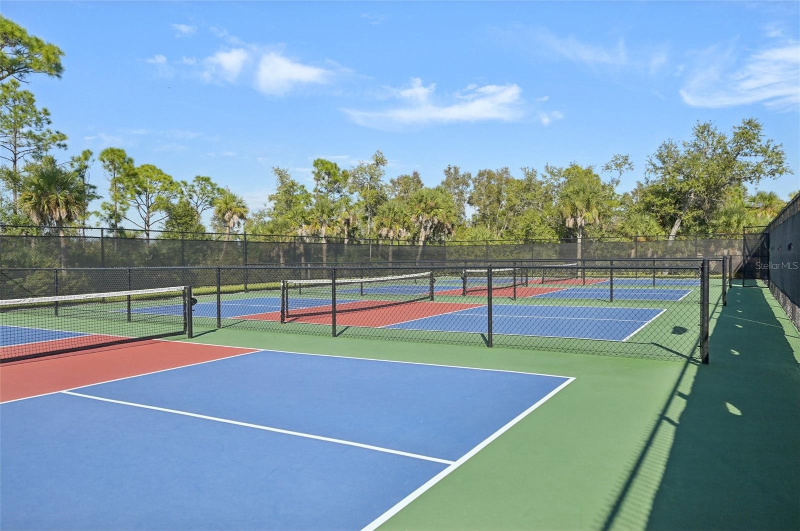 WELLEN PARK GOLF & COUNTRY CLUB - Residential