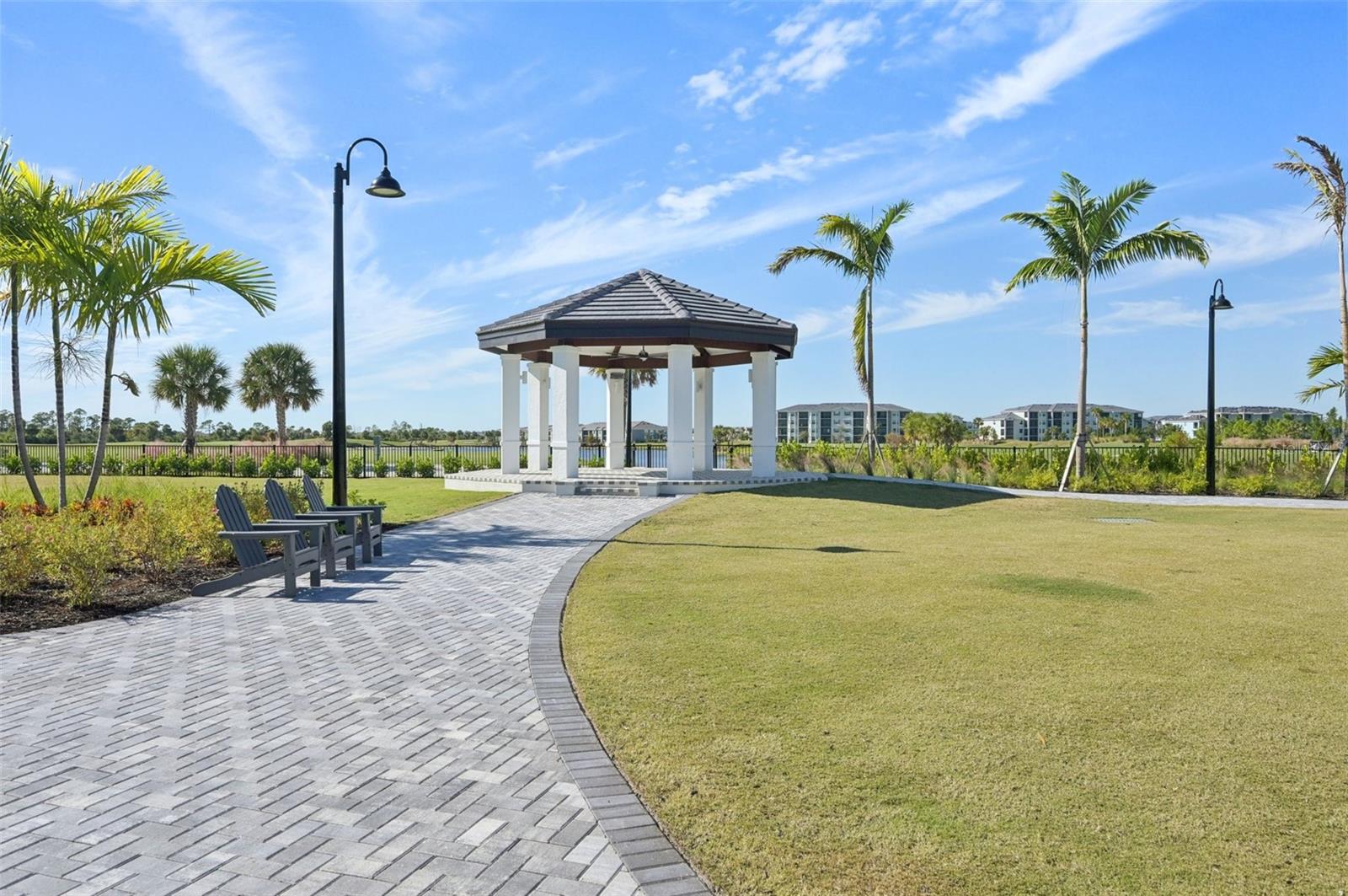 WELLEN PARK GOLF & COUNTRY CLUB - Residential