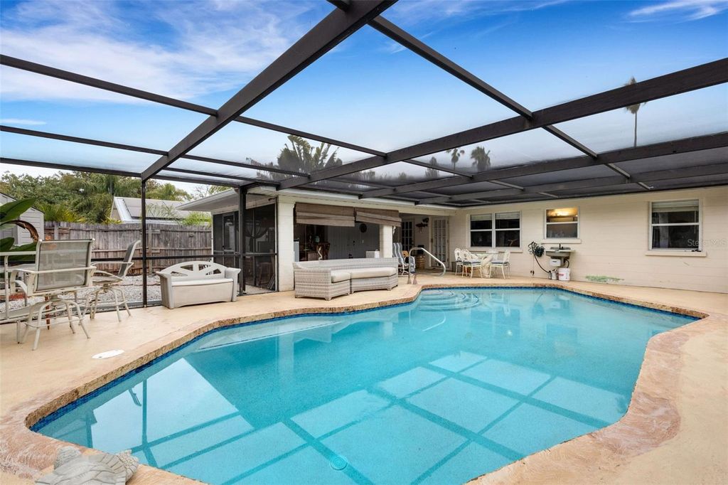 Photo of 1908 22nd Street W, Bradenton, FL 34205 (MLS # A4684189)