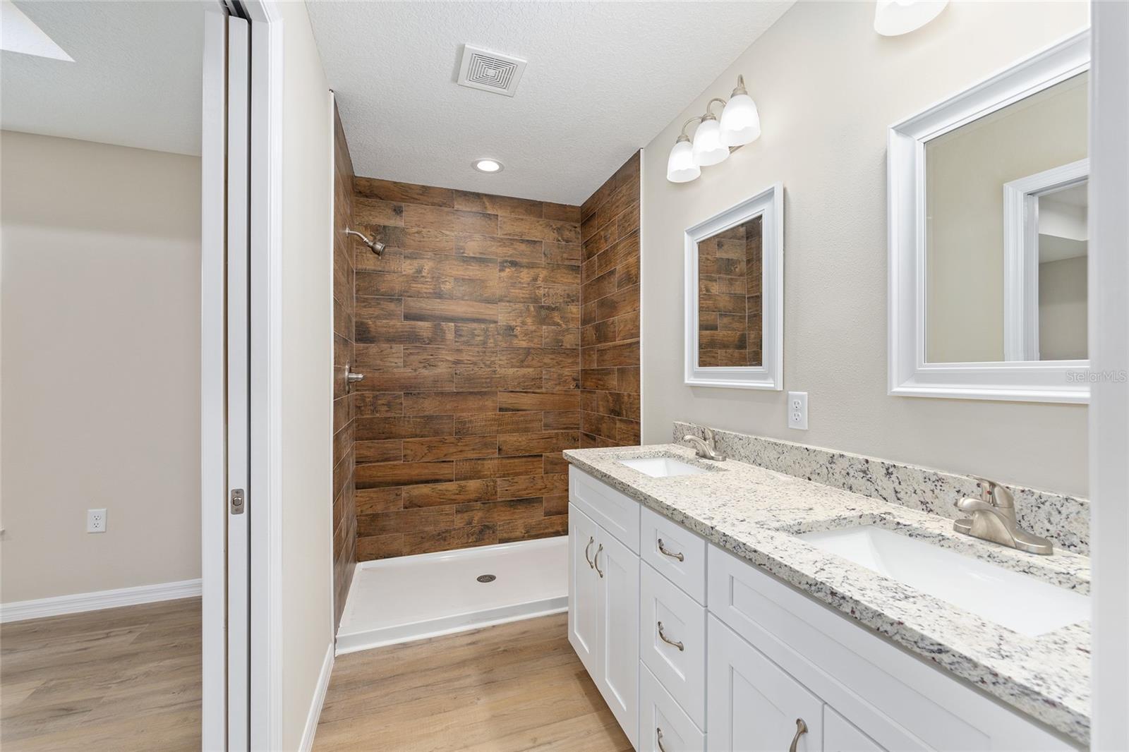 SILVER SPGS SHORES UN 35 - Residential