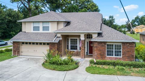 A home in DELAND