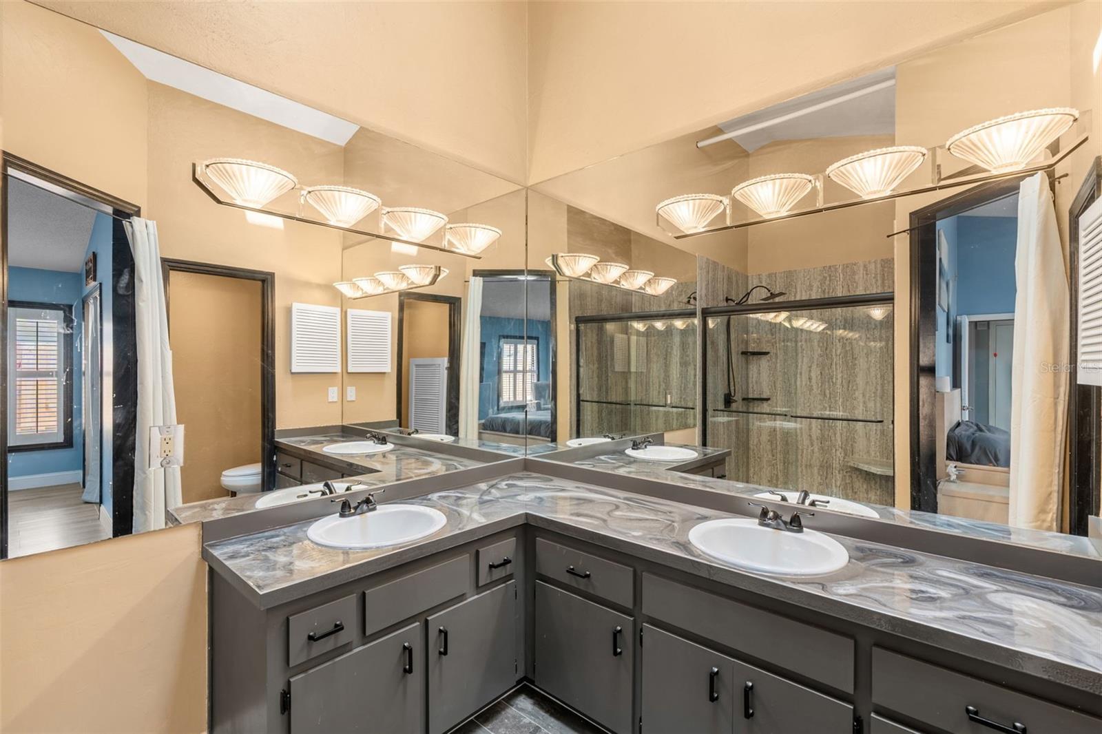 HYDE PARK - Residential