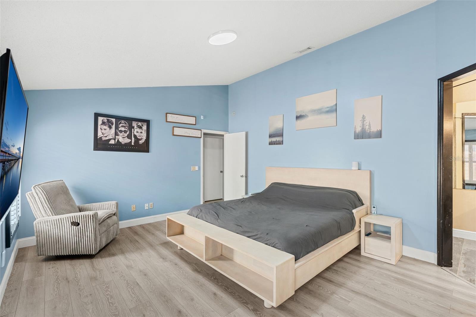 HYDE PARK - Residential