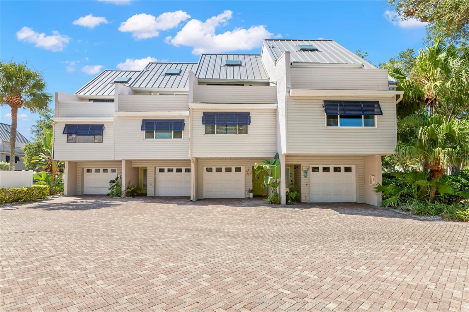 1375 PINELLAS BAYWAY S 25