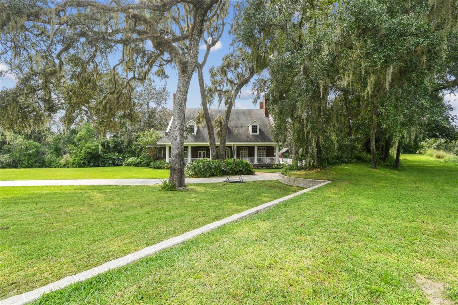 2906 PEMBERTON CREEK DRIVE