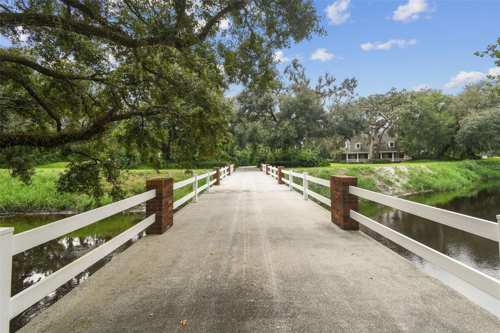 2906 PEMBERTON CREEK DRIVE