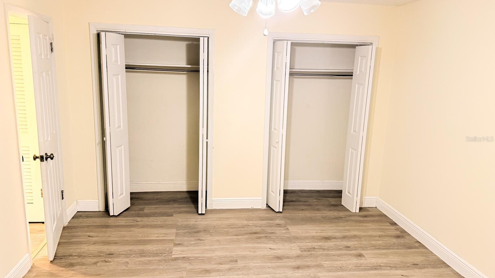 OAKWOOD COURT CONDO - Residential