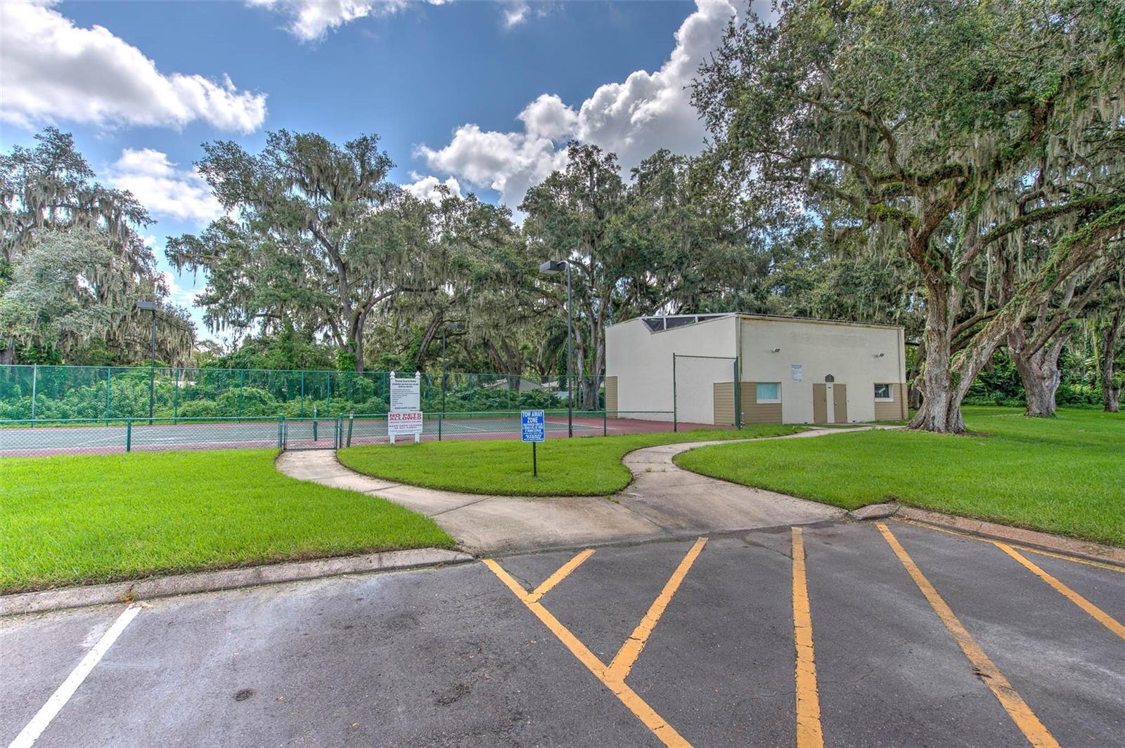 PARK LAKE AT PARSONS A CONDOMI - Residential Lease