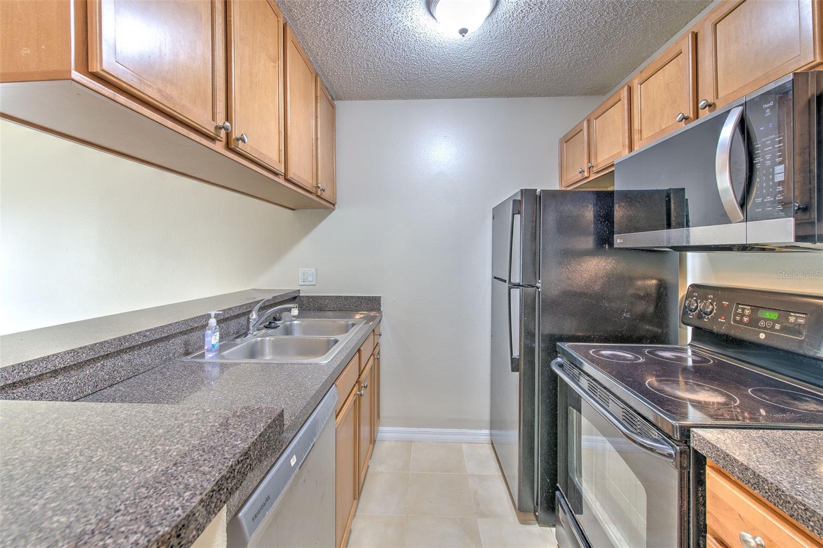 PARK LAKE AT PARSONS A CONDOMI - Residential Lease