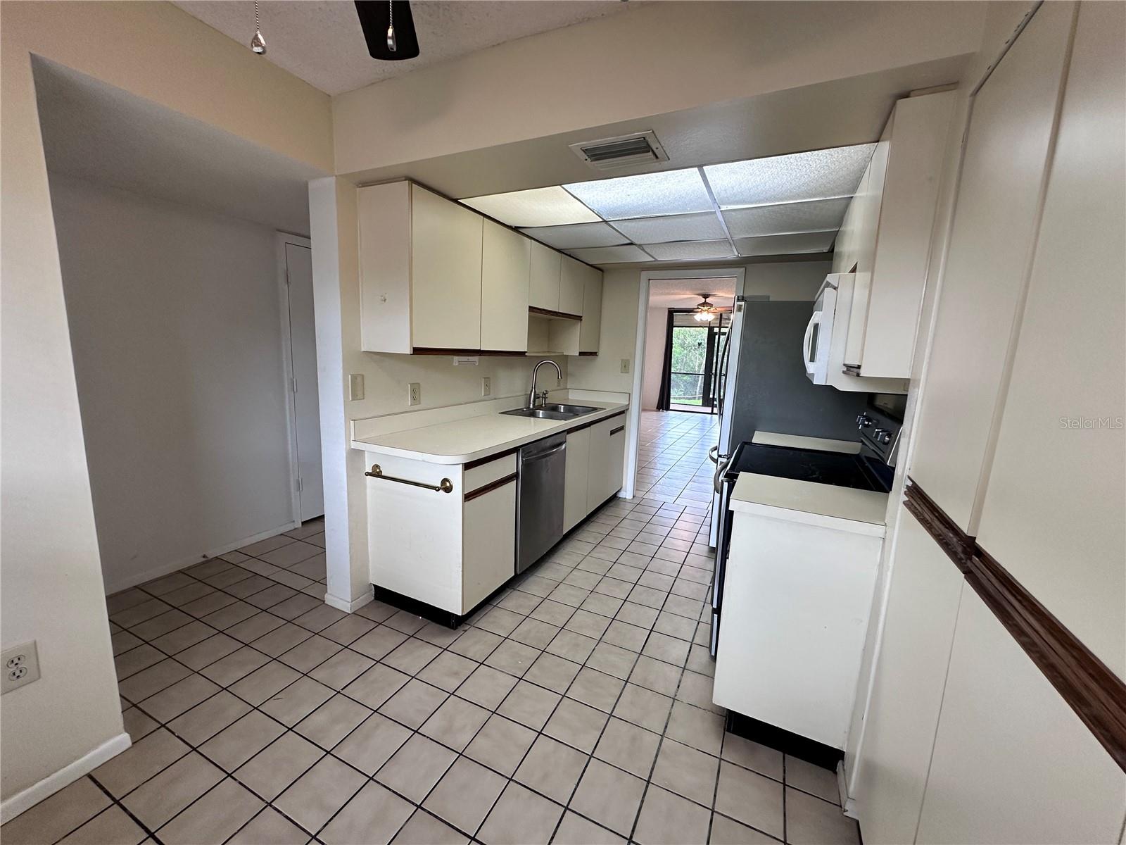1332 PASADENA AVENUE S 102