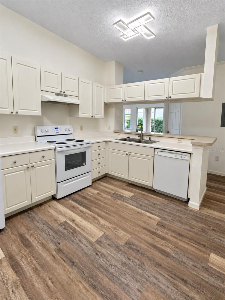 615 ARBOR LAKES CIRCLE 615