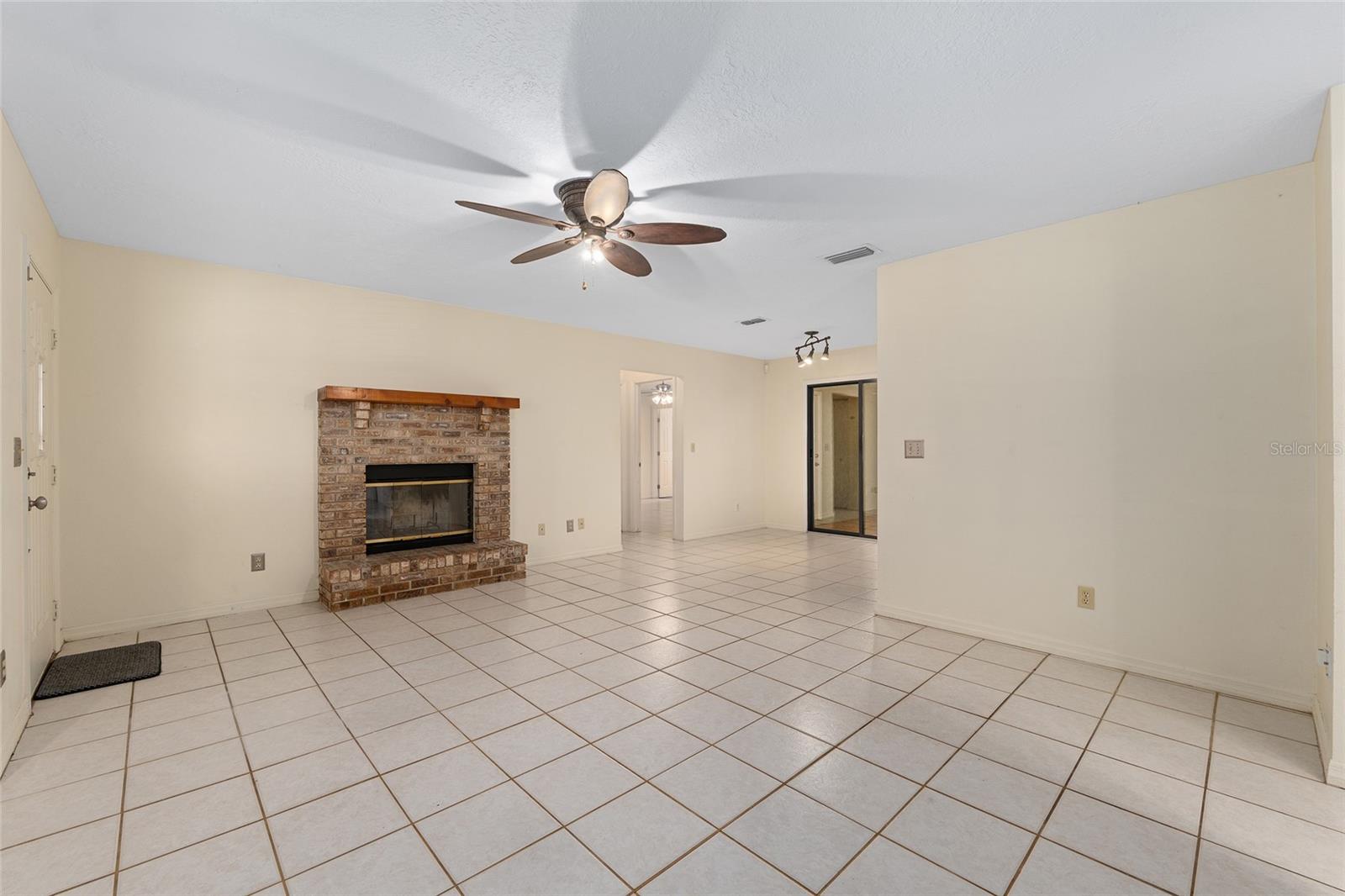 STONEGATE - Residential