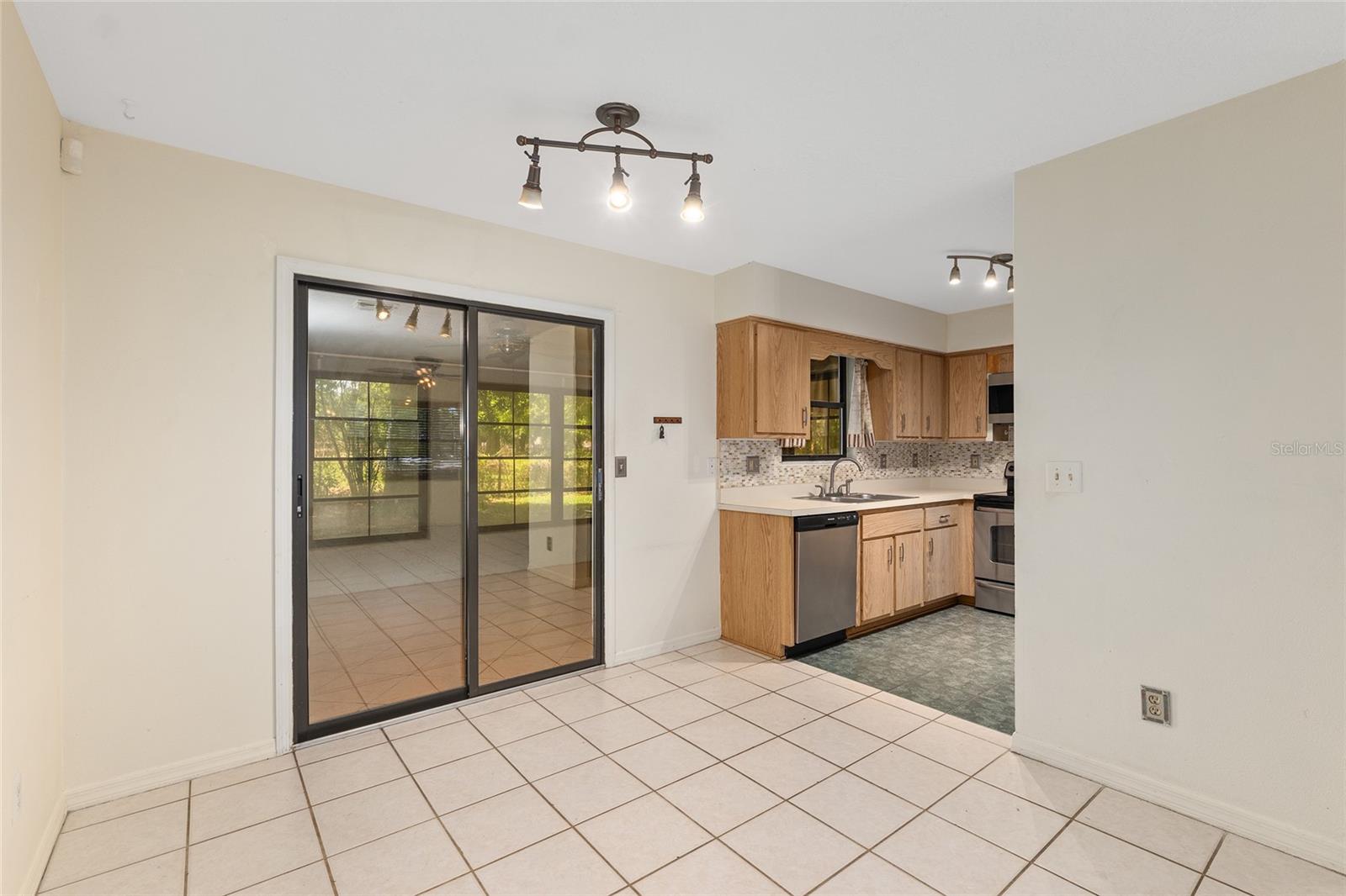 STONEGATE - Residential