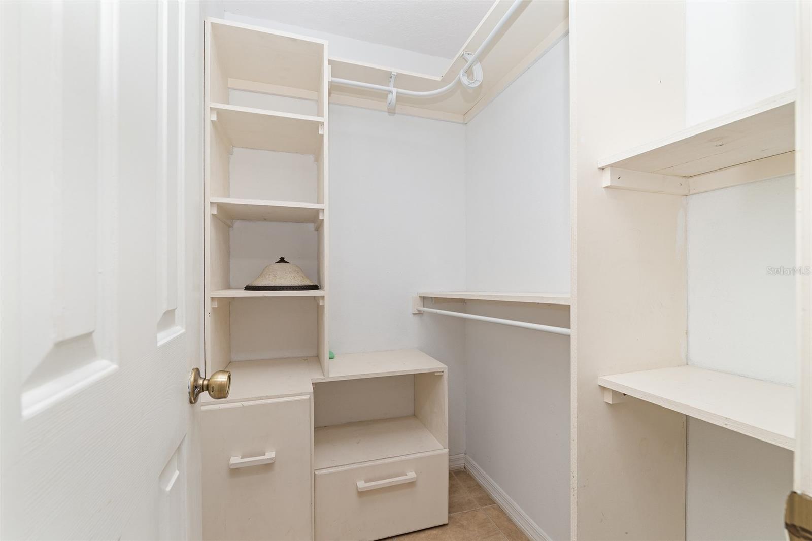 STONEGATE - Residential