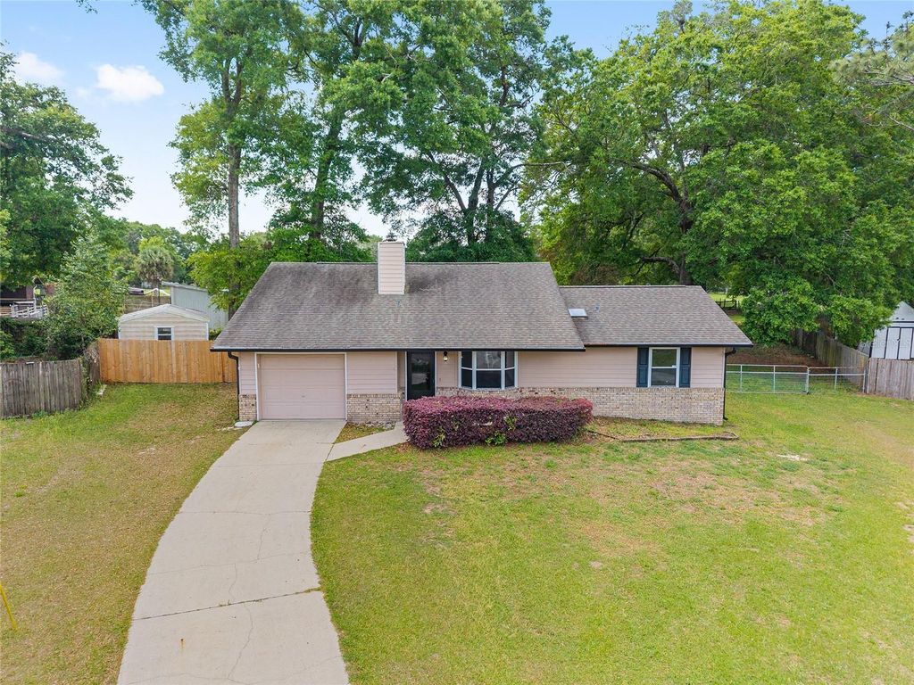 Photo of 4746 NE 27th Court, Ocala, FL 34479 (MLS # OM721843)