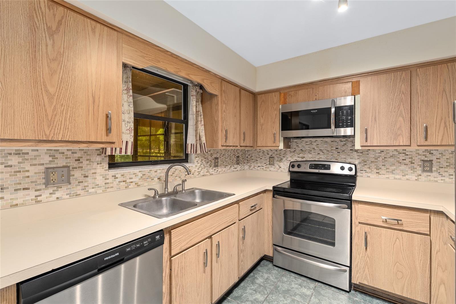 STONEGATE - Residential