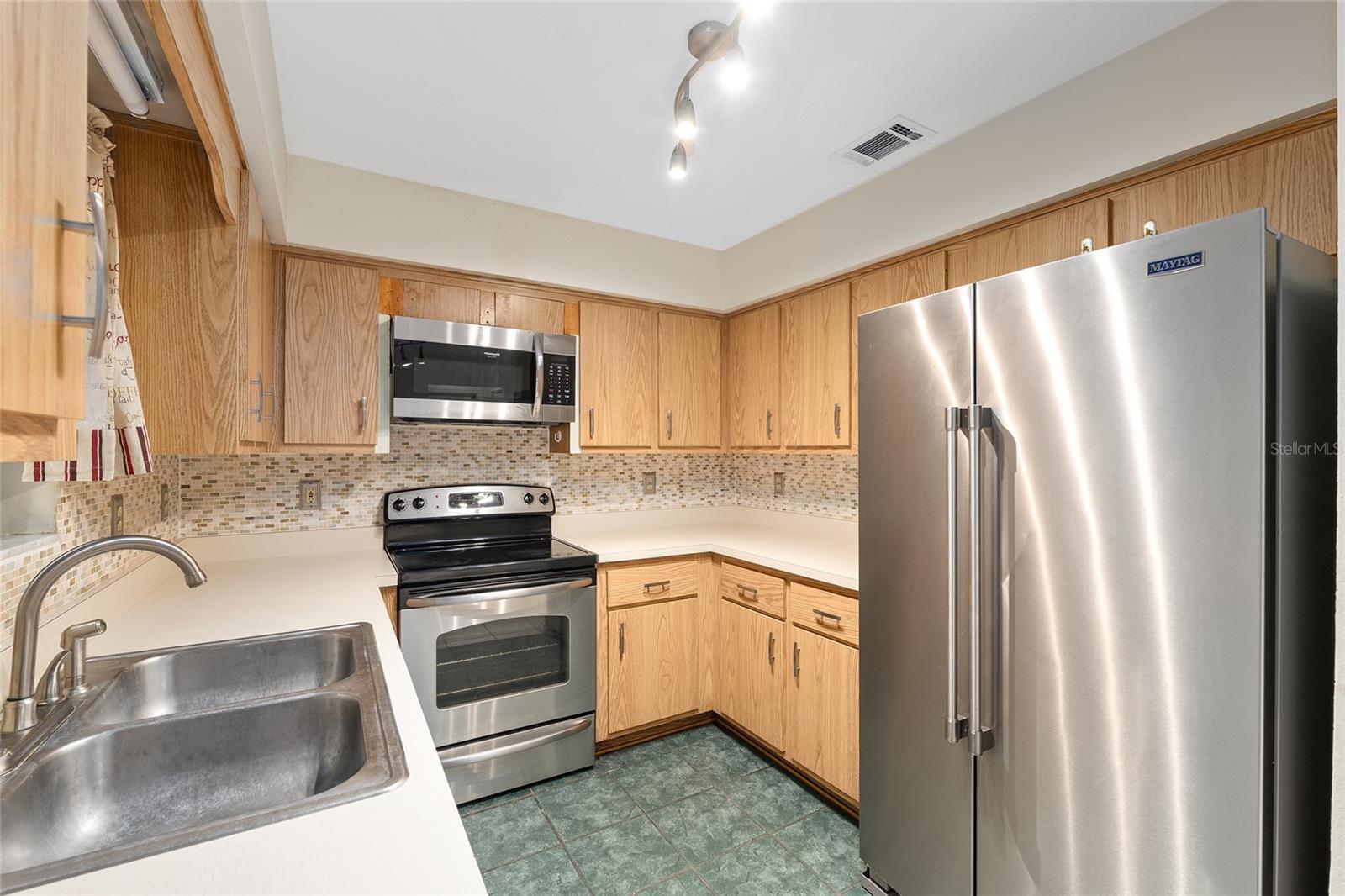 STONEGATE - Residential