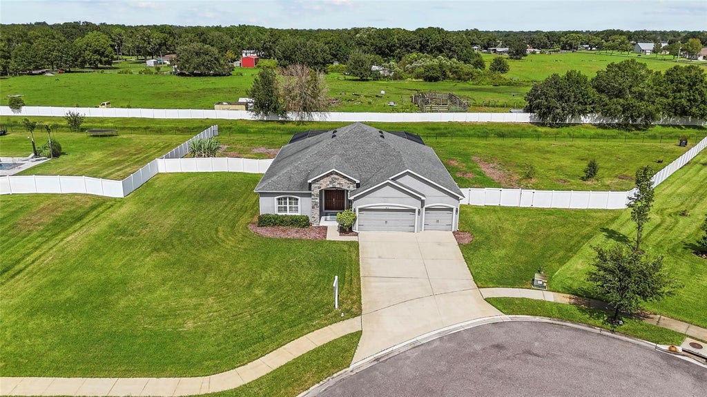 Photo of 4412 Devinshire Fields Loop, Plant City, FL 33567 (MLS # TB8555426)