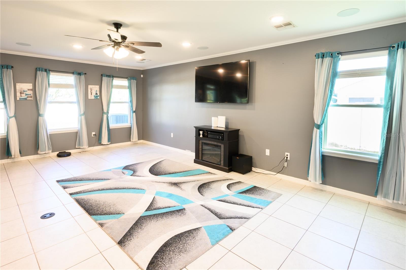 SPRING HILL - Residential