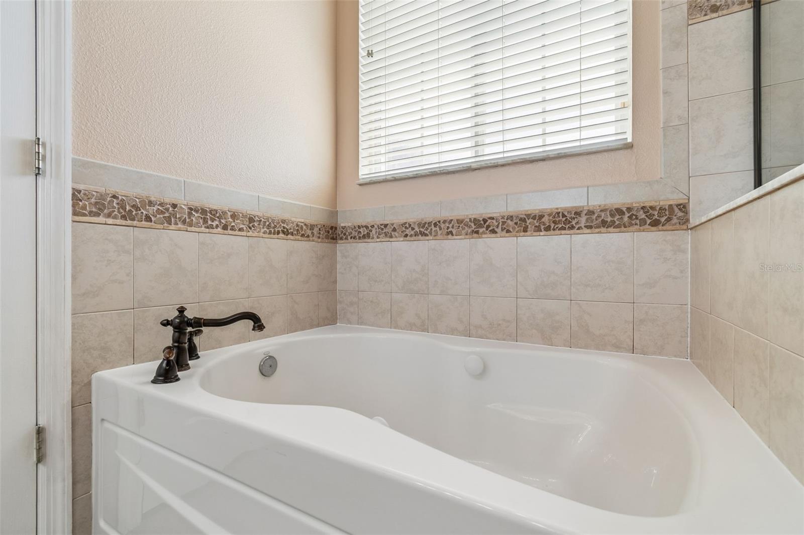 HARBOUR ISLES PH 1 - Residential