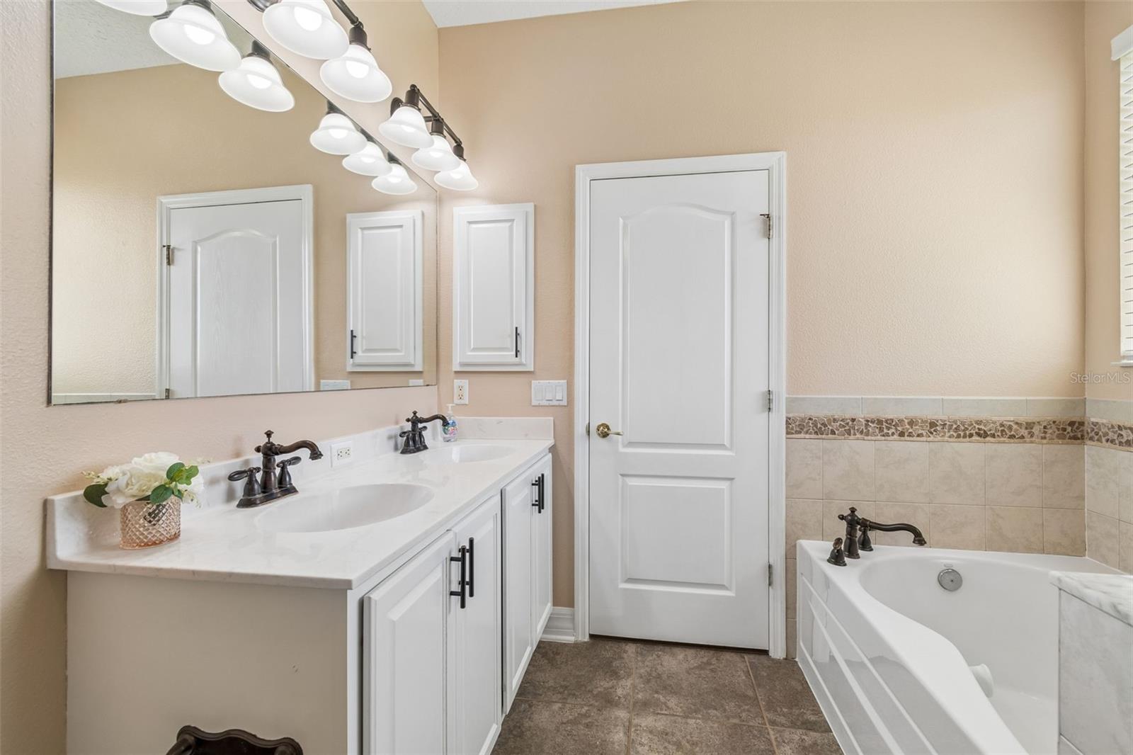 HARBOUR ISLES PH 1 - Residential